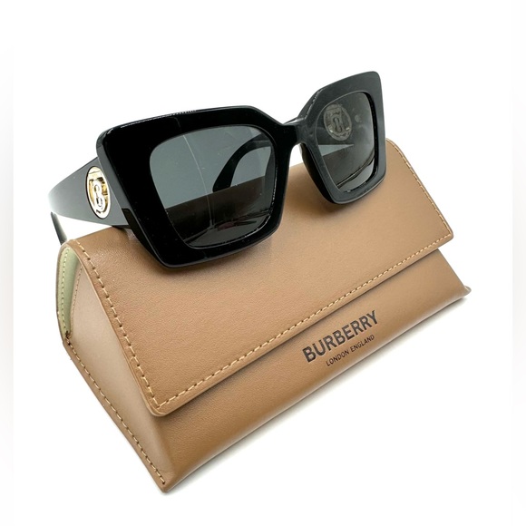 BURBERRY 51MM Square Sunglasses - Picture 3 of 7